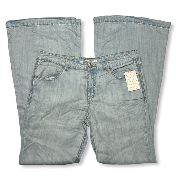 NWT Free People Drapey Flare Beryl Jeans SIZE 29 Flare Leg 35 x 33 RUNS LARGE - Picture 7 of 12